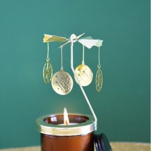 Carrousel pour bougie Abondance Étoilée Omsaé doré, orné d’étoiles symbolisant la prospérité et la réussite, décoration spirituelle zen pour attirer chance, abondance et énergie positive dans la maison