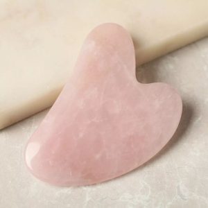 Gua Sha quartz rose – Massage visage anti-âge naturel