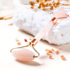 Roller visage quartz rose – Massage lifting naturel