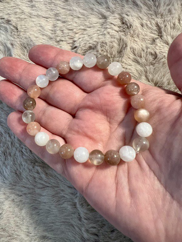 Bracelet en pierre de lune beige  Amour - Harmonie 8mm