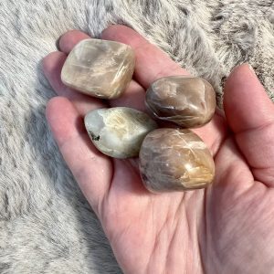 Pierre roulée en pierre de lune beige  Amour - harmonie 20g