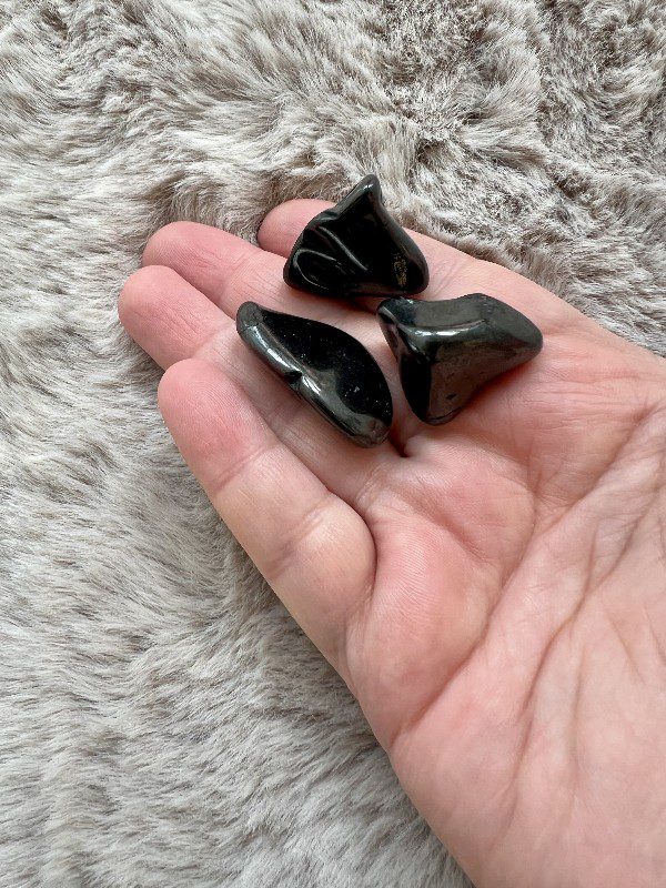 Pierre roulée en Shungite  Protection Ancrage /  10gr
