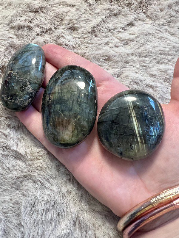Galet Labradorite Eponge énergétique