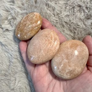 Galet en Pierre Naturelle de Pierre de Soleil 60-70gr