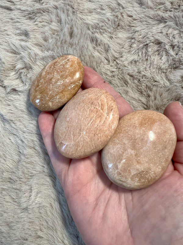 Galet en Pierre Naturelle de Pierre de Soleil 60-70gr